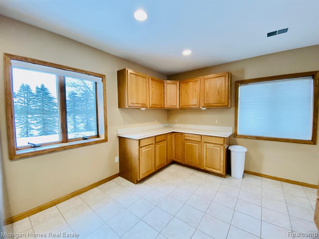 8209 Clyde Road, Unit 2 Fenton, MI 48430 - Photo 6 of 19