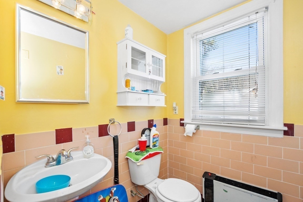 211 June Street, Unit 2 Worcester, MA 01602 - Photo 15 of 34