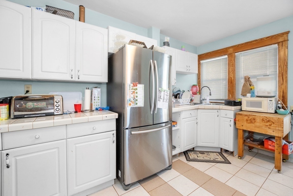 211 June Street, Unit 2 Worcester, MA 01602 - Photo 7 of 34