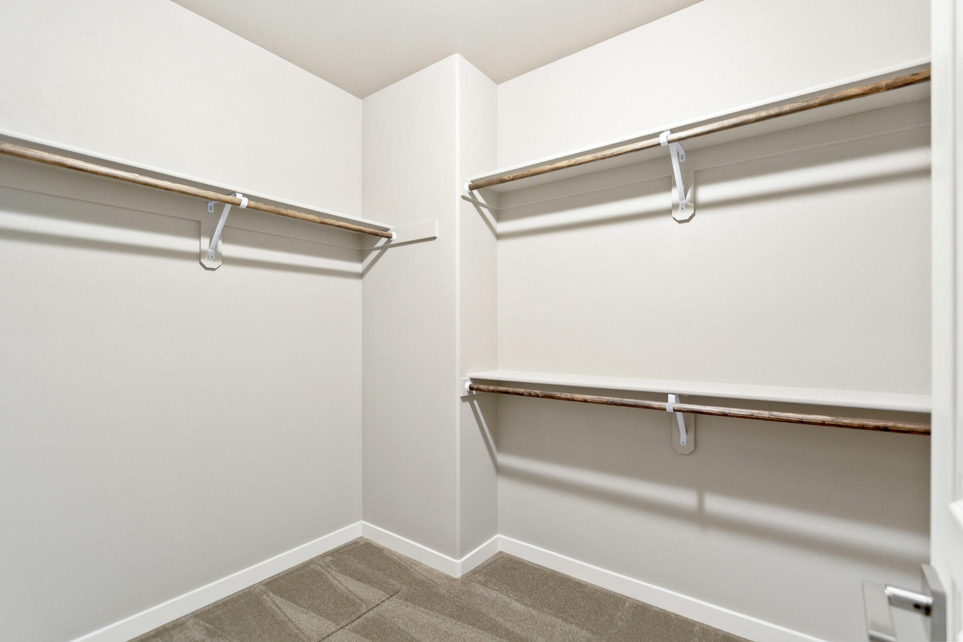 538 McKinney Ranch Road Sisters, OR 97759 - Photo 18 of 19 Hudson - Master Walk-In Closet