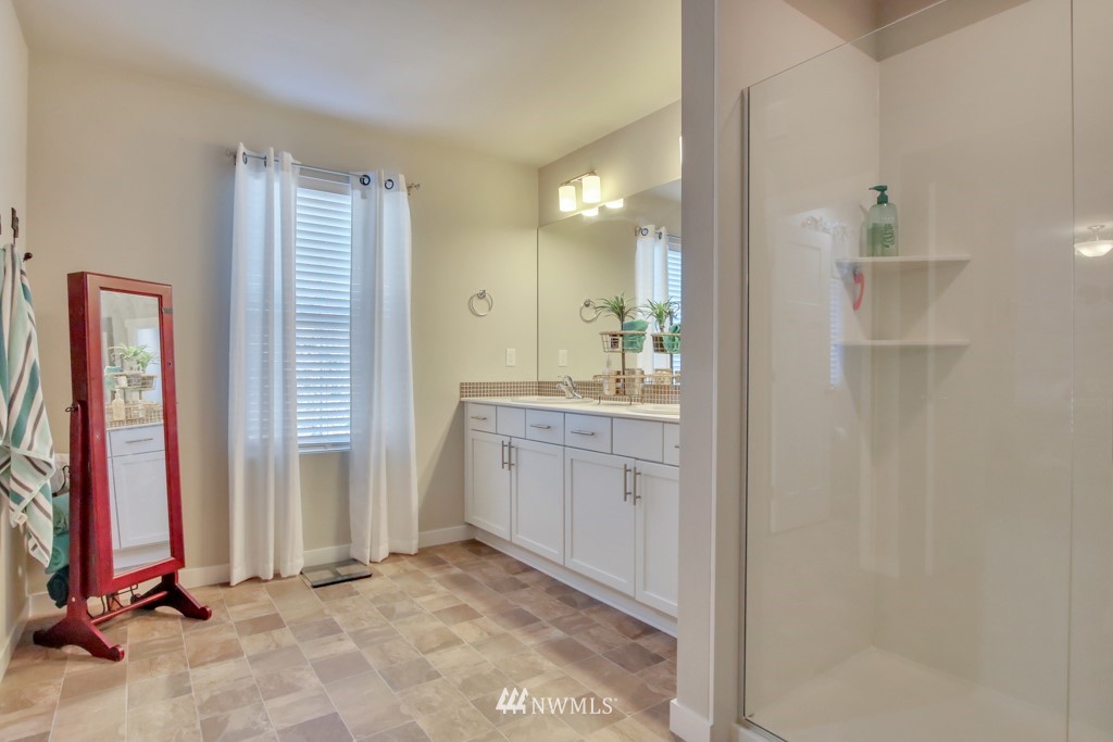 1923 Mayes Road Southeast Lacey, WA 98503 - Photo 14 of 25 Gallery Image 14