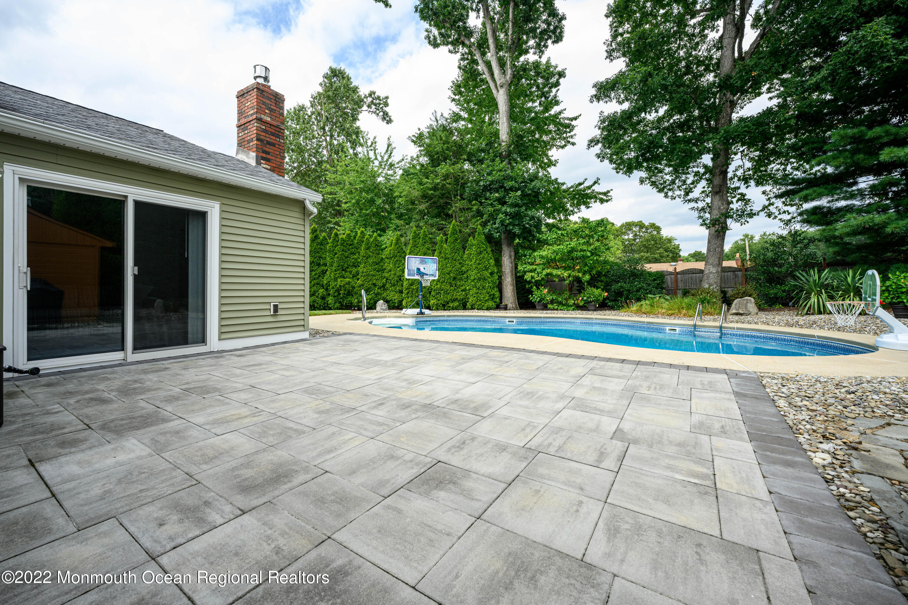 77 Concord Circle Howell, NJ 07731 - Photo 4 of 34 77_Concord_Cir-9