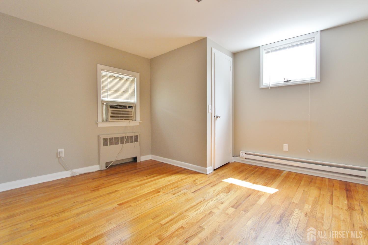 779 New Durham Road Edison, NJ 08817 - Photo 12 of 19 Gallery Image 12