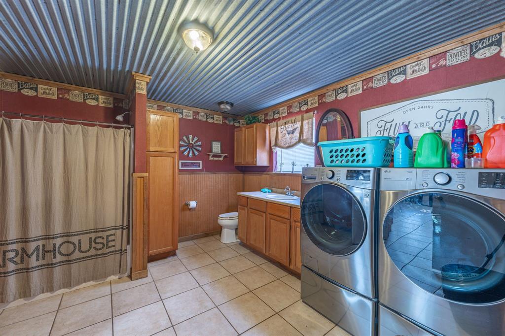 7203 Pump Station Road Jacksboro, TX 76458 - Photo 19 of 40