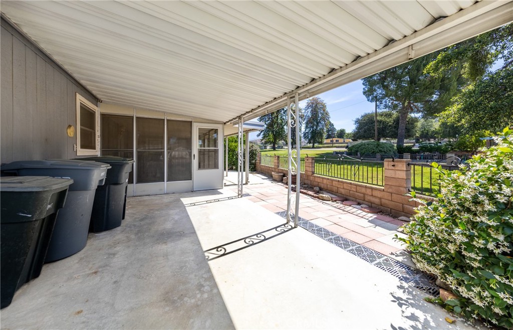 9401 Sharondale Road Calimesa, CA 92320 - Photo 4 of 23 a view of a backyard