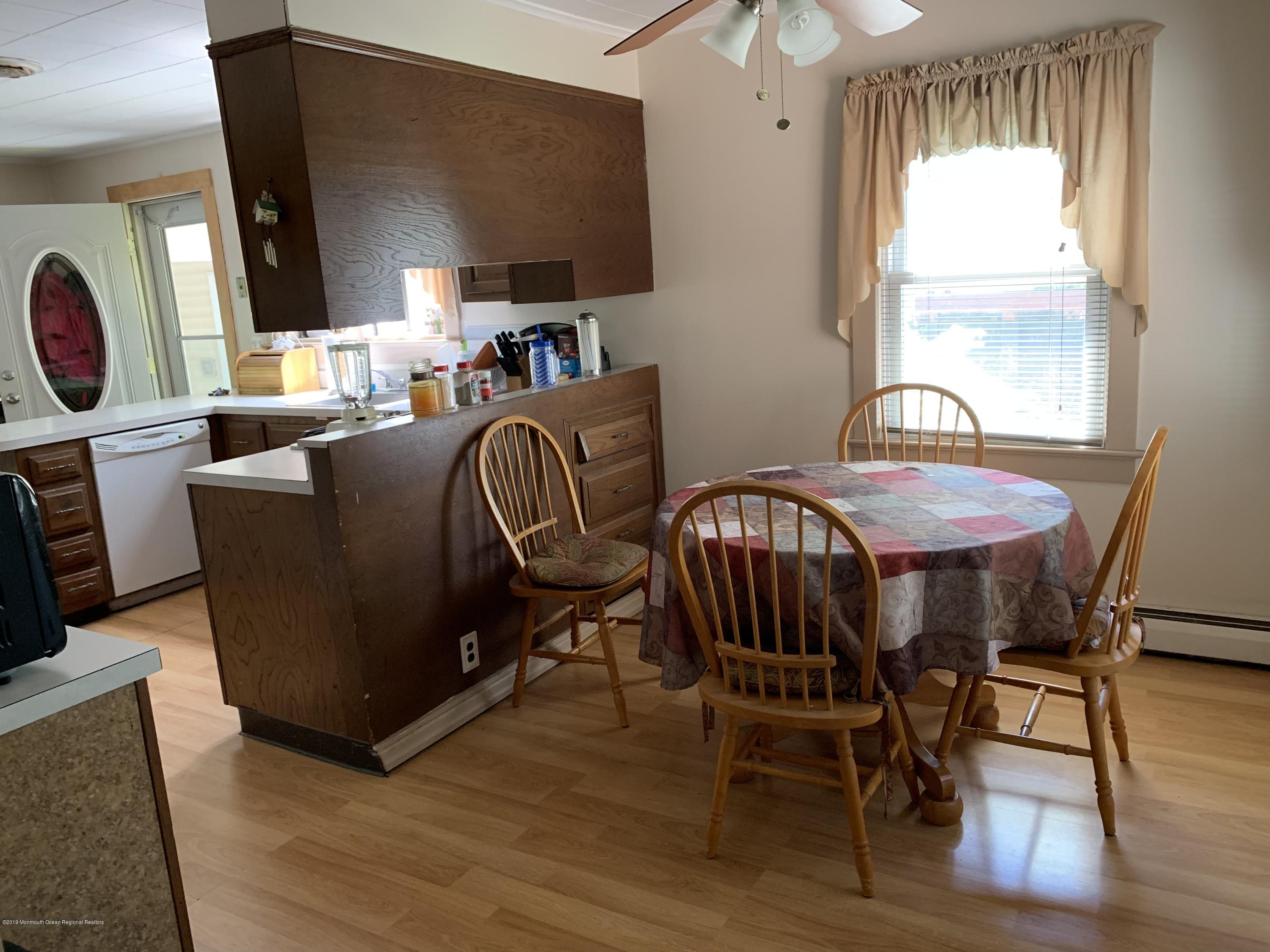 123 Georgia Road Freehold, NJ 07728 - Photo 4 of 27 IMG_2622