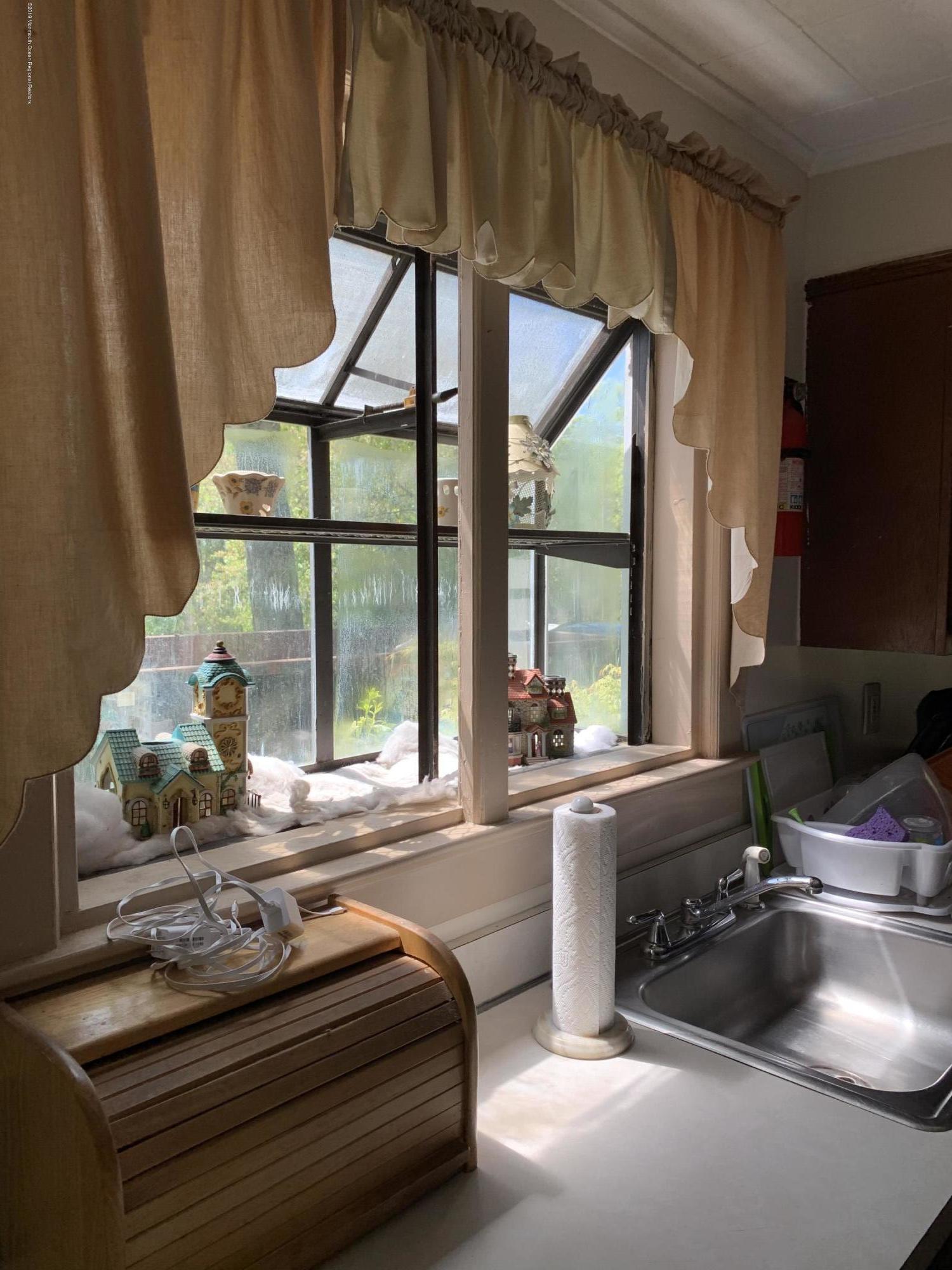 123 Georgia Road Freehold, NJ 07728 - Photo 6 of 27 IMG_2648 (1)