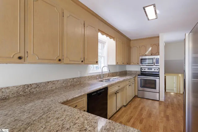 $499,900 | 515 Kenilworth Drive, Greenville, SC 29615