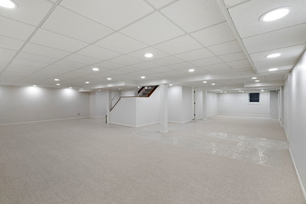 1 Hidden Lake Drive Burr Ridge, IL 60527 - Photo 12 of 24 a view of an empty room