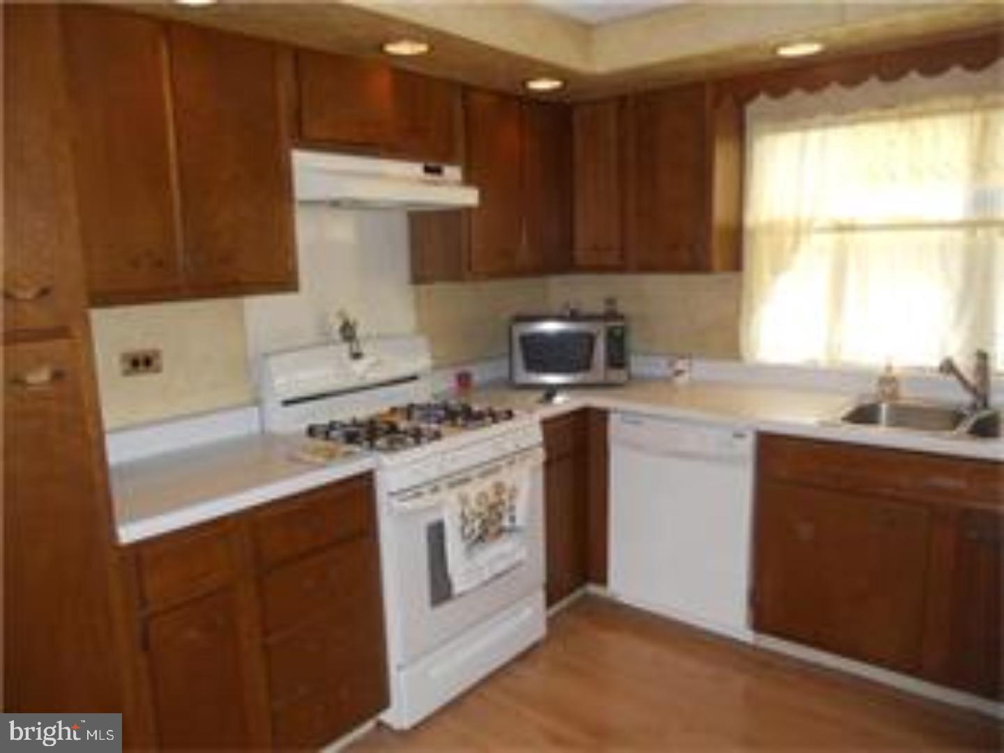 3325 Fairdale Road Philadelphia, PA 19154 - Photo 3 of 6 Gallery Image 3