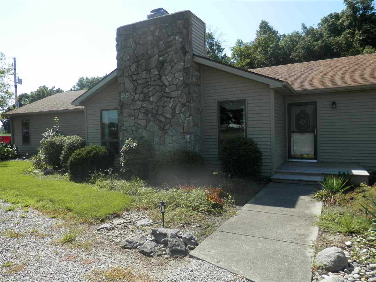 10316 Hoffman Road Fort Wayne, IN 46816 - Photo 3 of 30