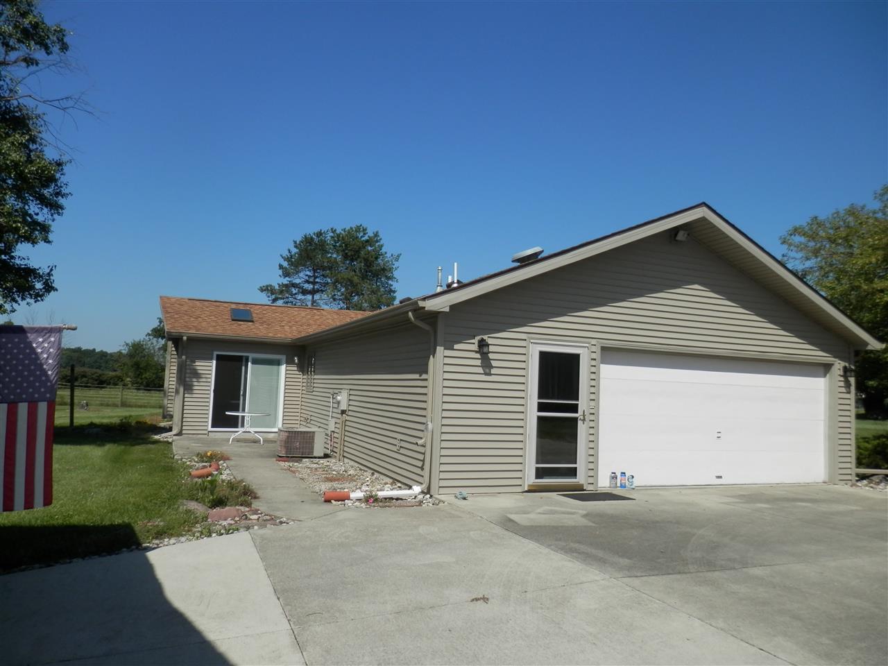 10316 Hoffman Road Fort Wayne, IN 46816 - Photo 5 of 30