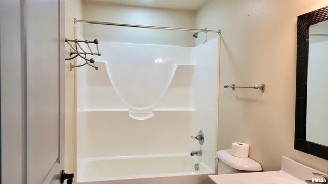 $425,000 | 411 East Hester Street, Carbondale, IL 62901