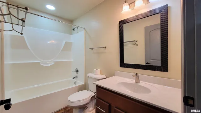 $425,000 | 411 East Hester Street, Carbondale, IL 62901