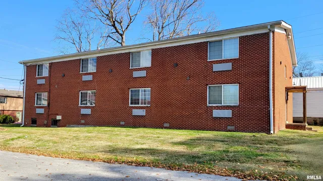 $425,000 | 411 East Hester Street, Carbondale, IL 62901