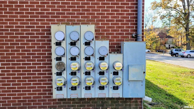 $425,000 | 411 East Hester Street, Carbondale, IL 62901