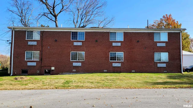 $425,000 | 411 East Hester Street, Carbondale, IL 62901