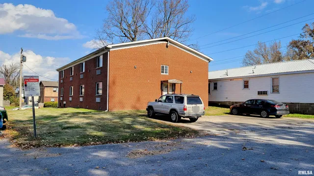 $425,000 | 411 East Hester Street, Carbondale, IL 62901