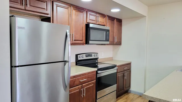 $425,000 | 411 East Hester Street, Carbondale, IL 62901