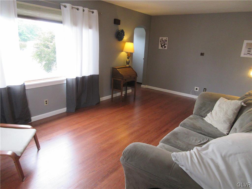 429 East Lawn Road Nazareth, PA 18064 - Photo 15 of 29 Living room