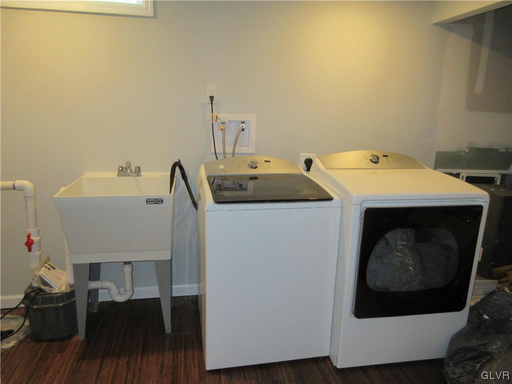 429 East Lawn Road Nazareth, PA 18064 - Photo 29 of 29 LL Laundry room