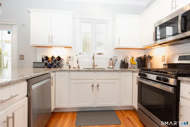 $400,000 | 644 Bartholomew Road, Unit 4, Middletown, CT 06457