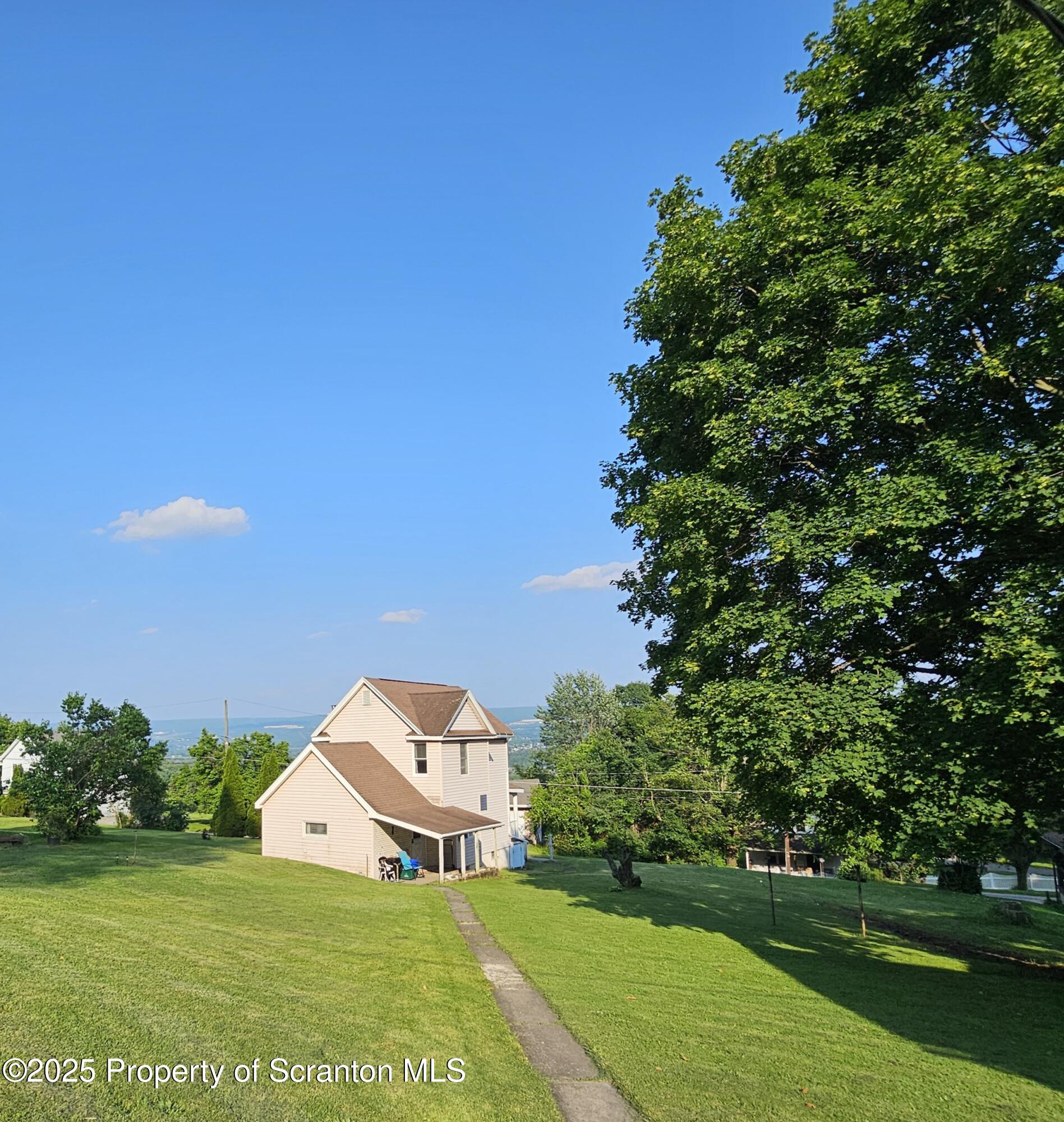 13 9th Street Blakely, PA 18447 - Photo 3 of 24 1000076991
