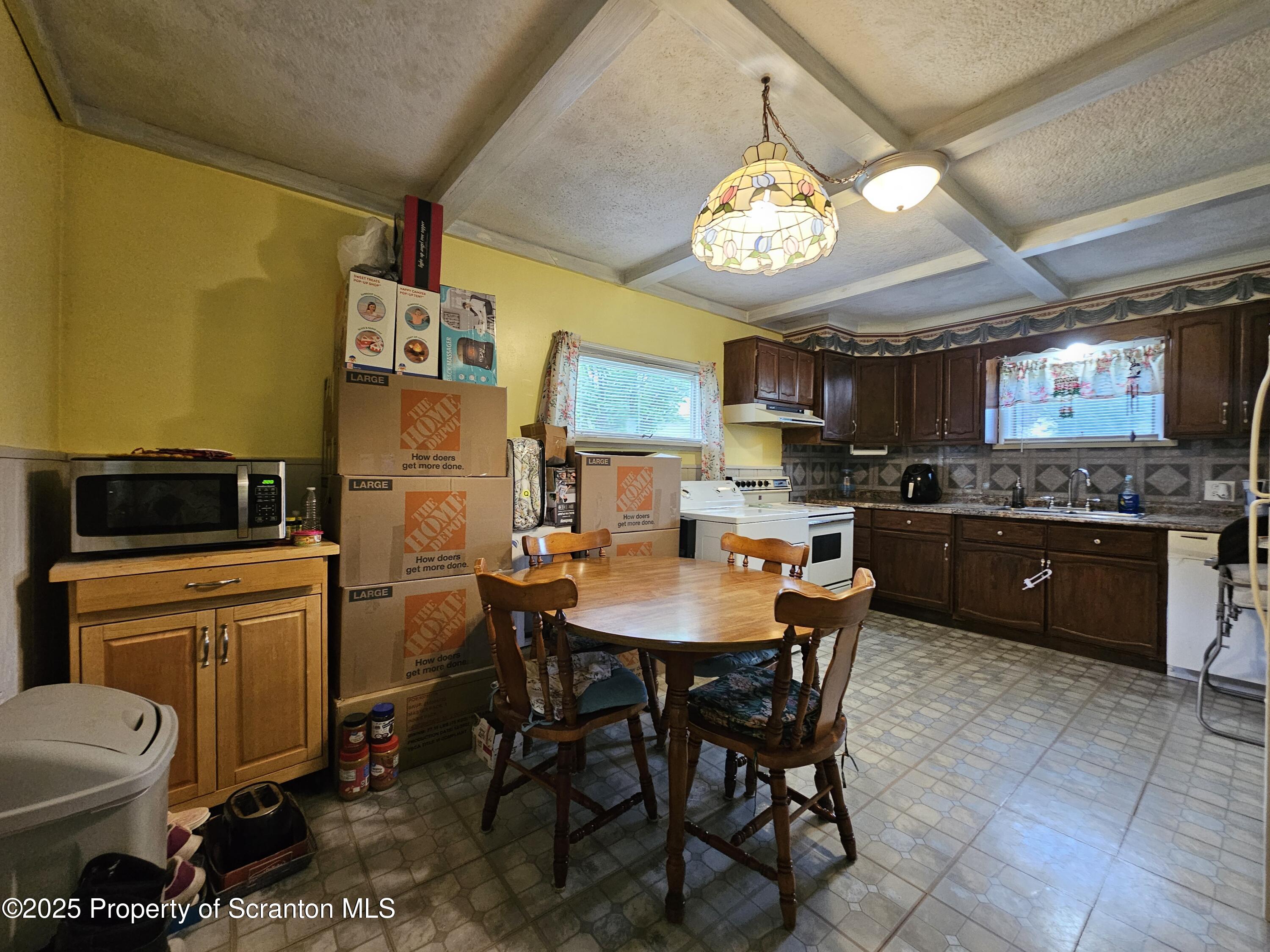 13 9th Street Blakely, PA 18447 - Photo 5 of 24 1000077399
