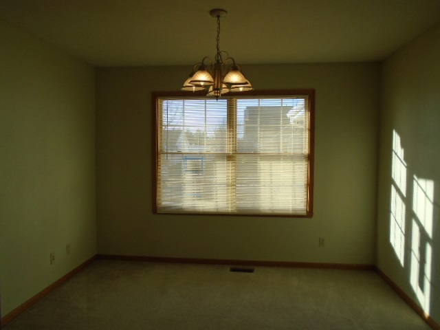 8629 Blue River Road Rockford, IL 61107 - Photo 5 of 19 Gallery Image 5