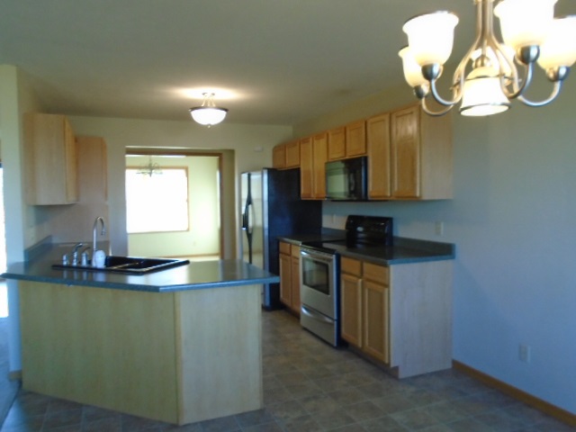8629 Blue River Road Rockford, IL 61107 - Photo 6 of 19 Gallery Image 6