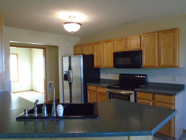 8629 Blue River Road Rockford, IL 61107 - Photo 7 of 19 Gallery Image 7