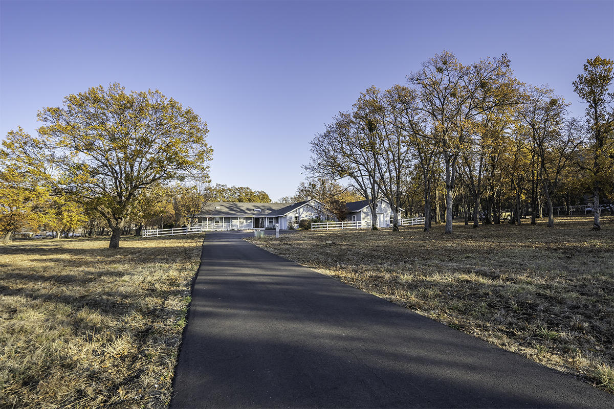 6633 Rapp Lane Talent, OR 97540 - Photo 37 of 58 DSC04149-HDR