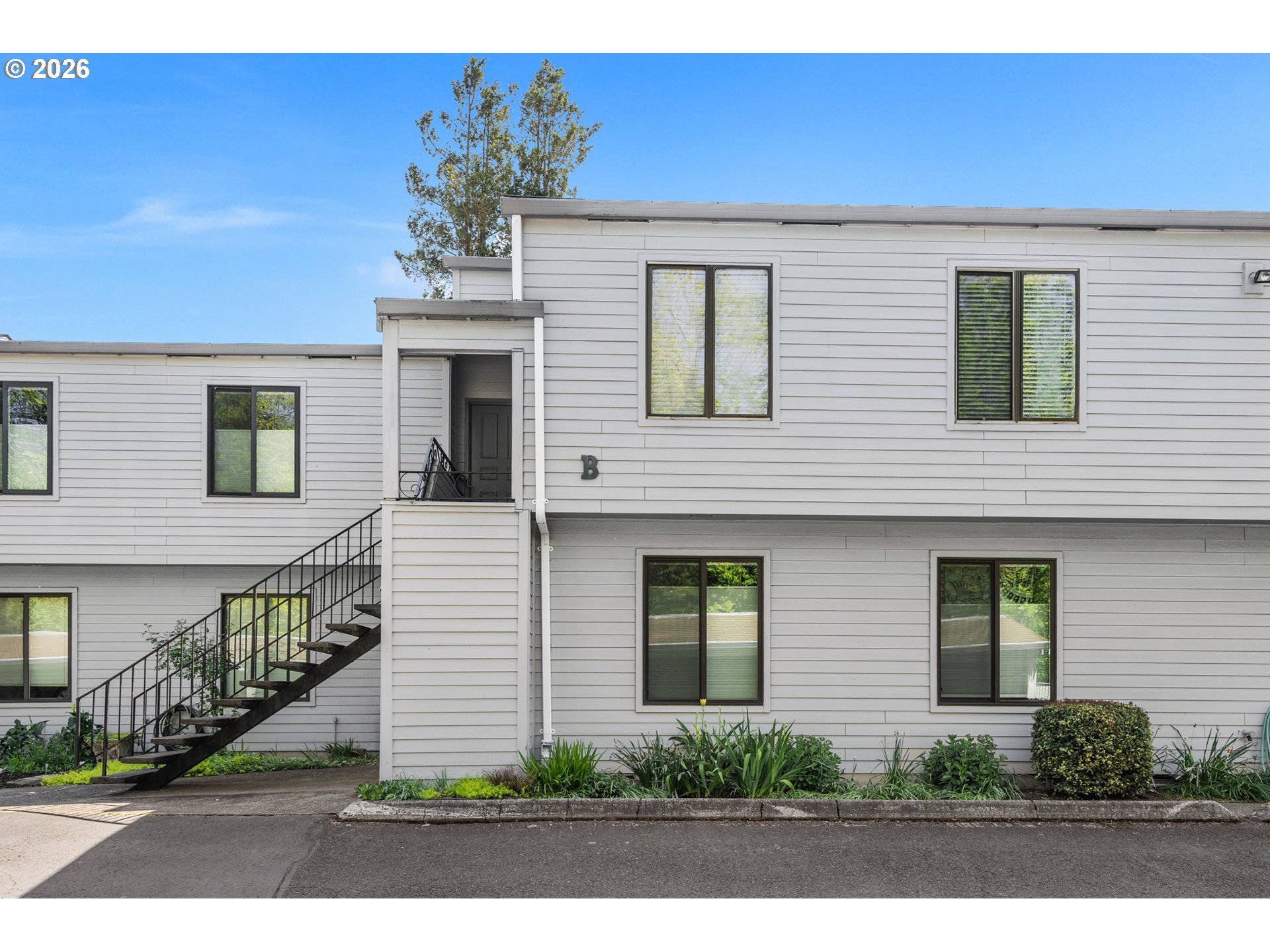 14575 Southwest Walker Road Beaverton, OR 97006 - Photo 2 of 27 Gallery Image 2