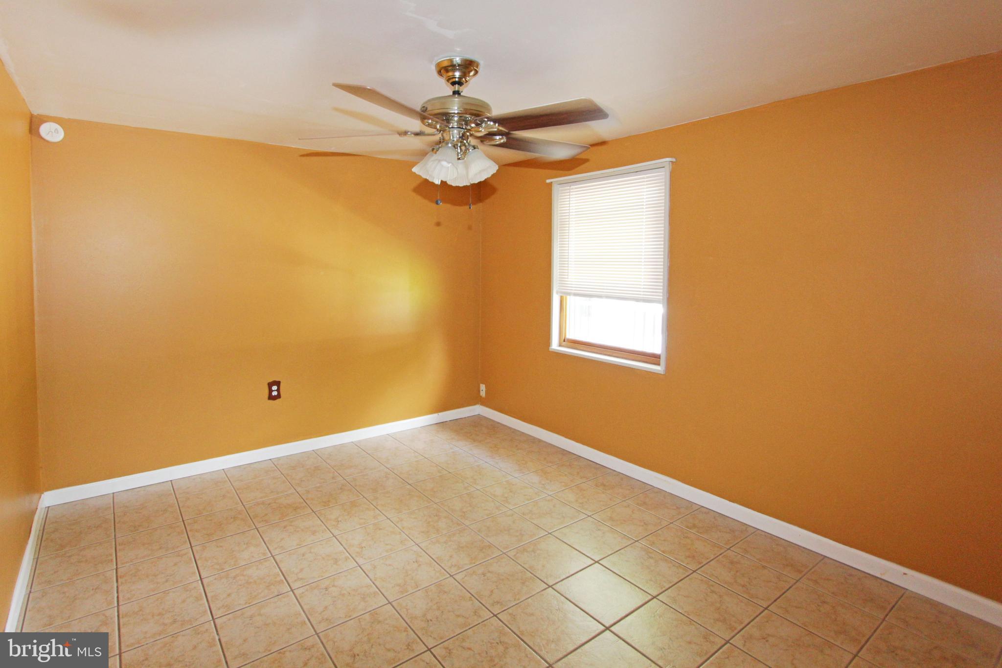 513 Cherry Tree Road Aston, PA 19014 - Photo 14 of 17