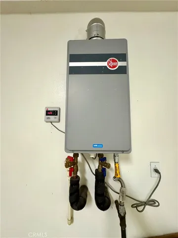 a close view of sink