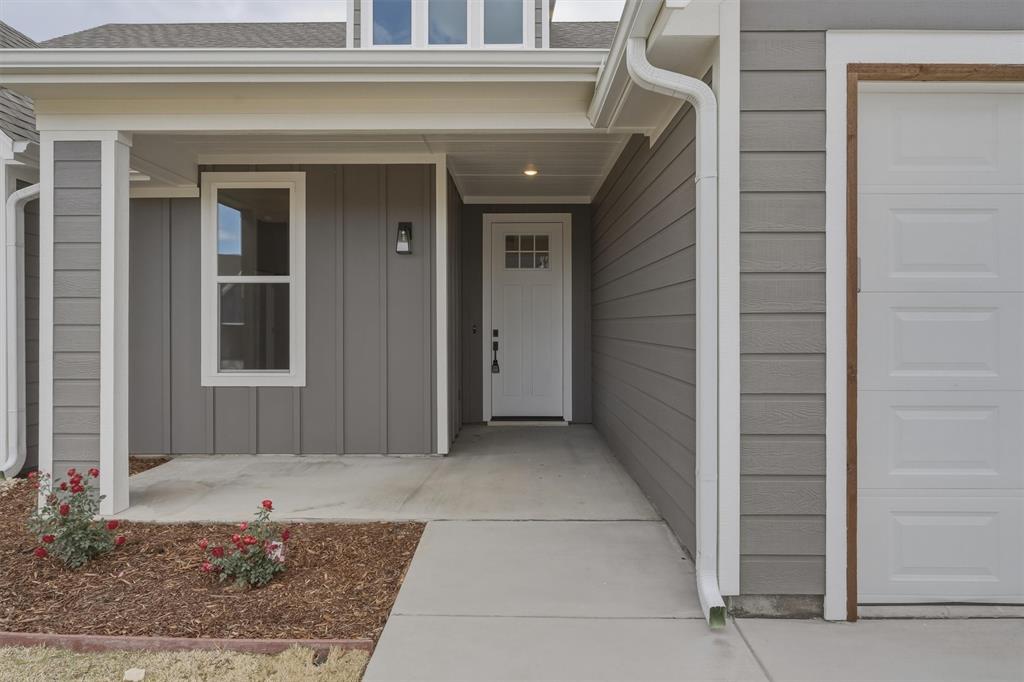 421 Red Bud Lane Tolar, TX 76476 - Photo 4 of 40