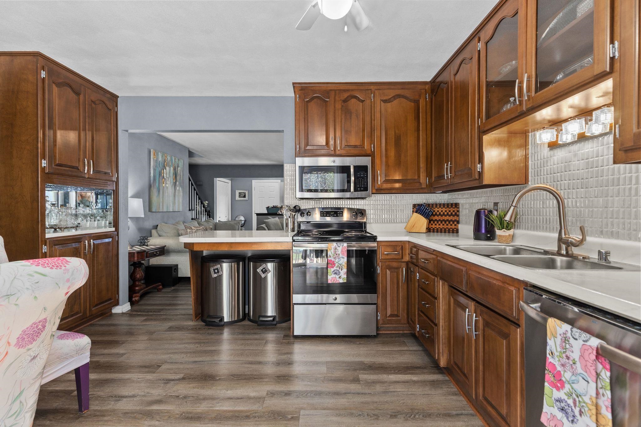 725 South Westhaven Place, Unit J Appleton, WI 54914 - Photo 15 of 35