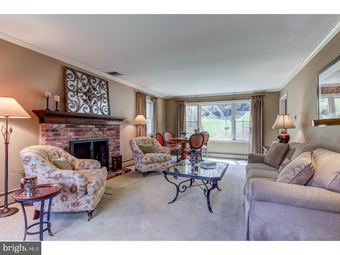 150 Arden Road Conshohocken, PA 19428 - Photo 5 of 23 Living Room