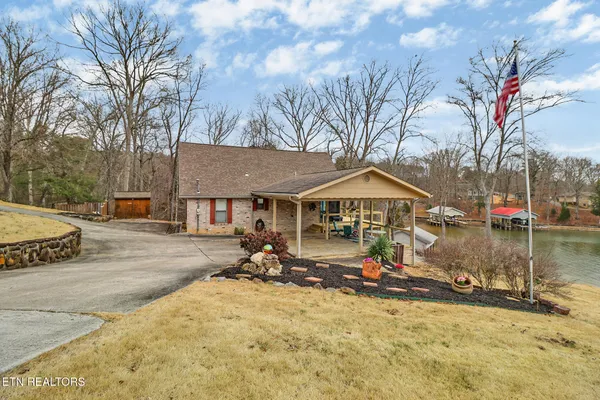 $725,000 | 165 Lakeshore Court, Spring City, TN 37381