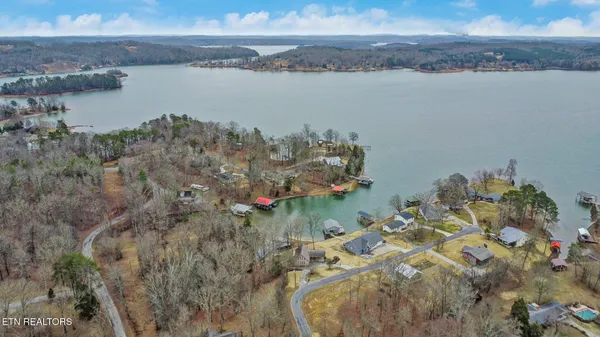$725,000 | 165 Lakeshore Court, Spring City, TN 37381