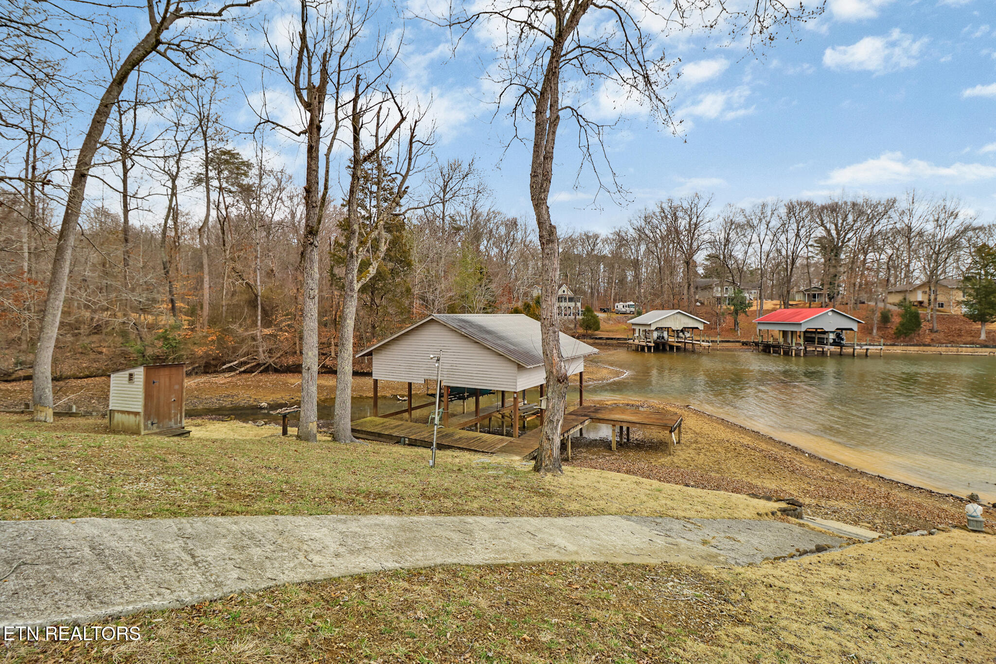 165 Lakeshore Court Spring City, TN 37381 - Photo 6 of 58 if1a9444-if1a9448