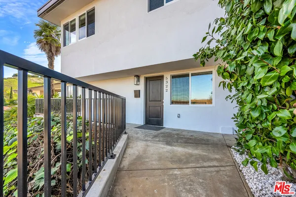 $2,995 | 5322 Weatherford Drive, Los Angeles, CA 90008