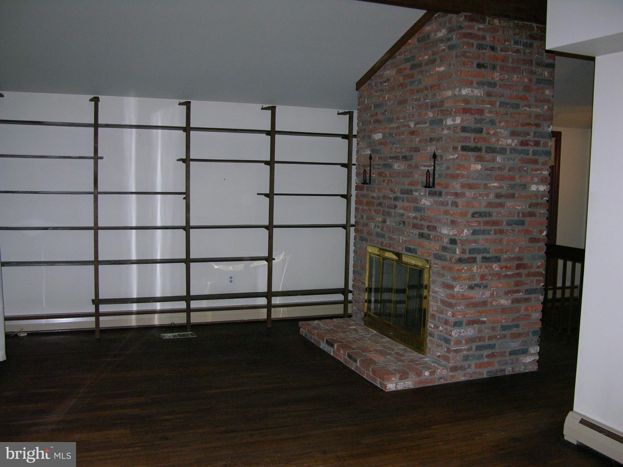 7446 Old Washington Road Woodbine, MD 21797 - Photo 8 of 20 Living Room