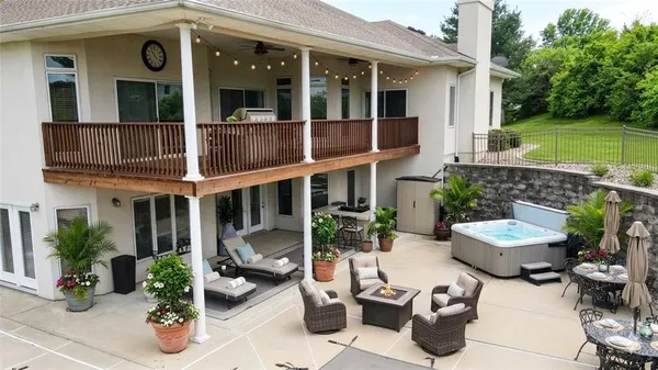 $689,500 | 3204 Harbor View Drive, St. Joseph, MO 64506