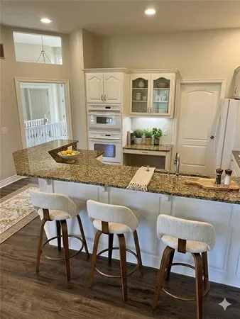 $689,500 | 3204 Harbor View Drive, St. Joseph, MO 64506