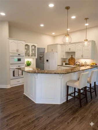 $689,500 | 3204 Harbor View Drive, St. Joseph, MO 64506