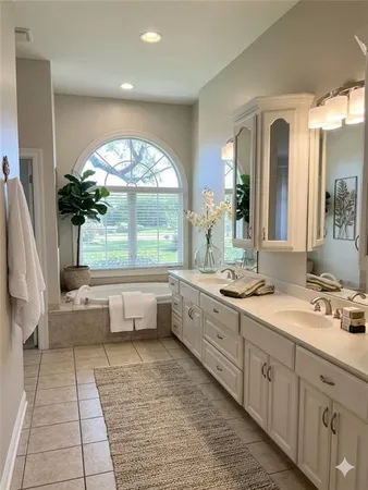 $689,500 | 3204 Harbor View Drive, St. Joseph, MO 64506