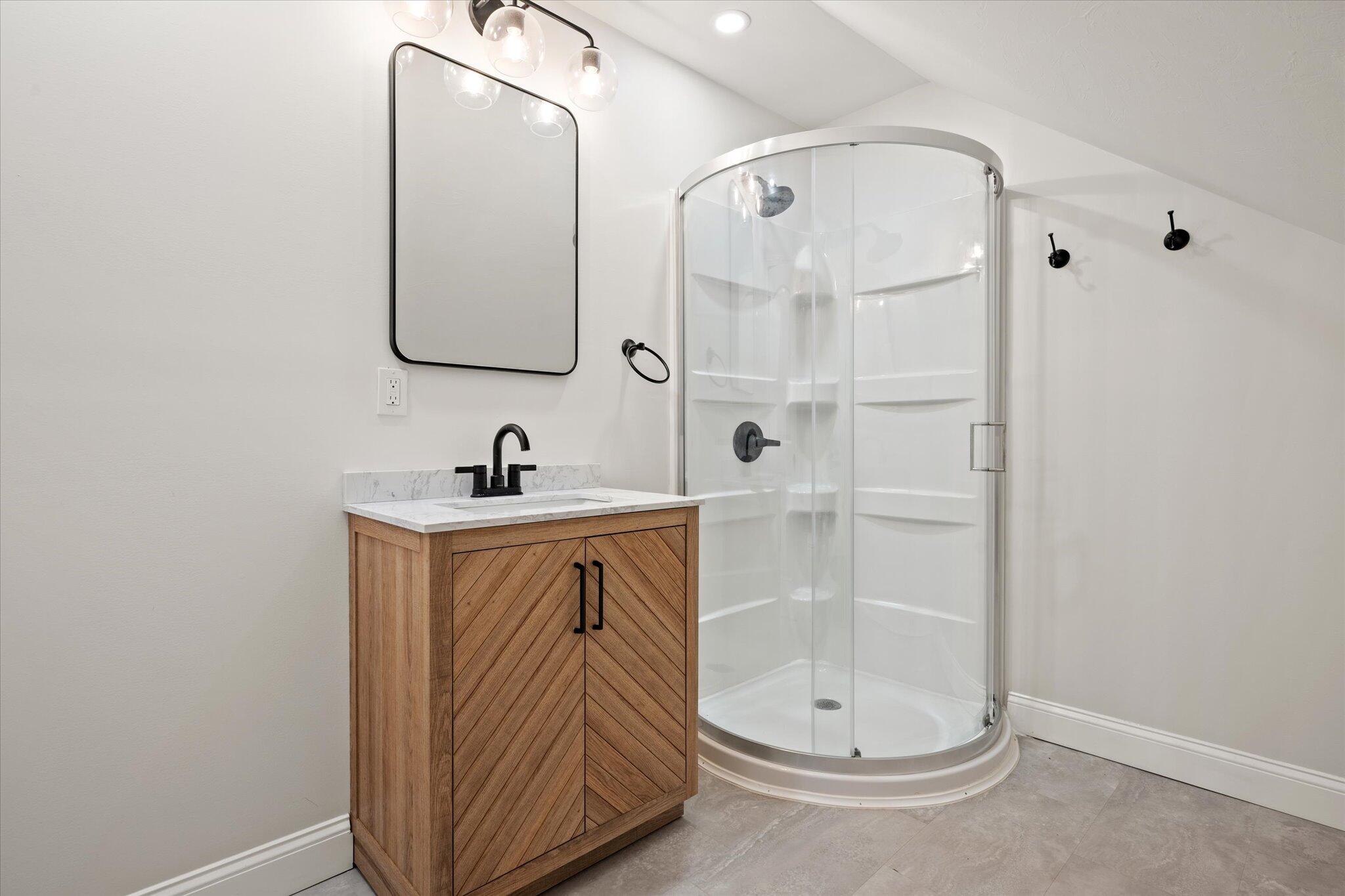 2514 Western Avenue Newburgh, ME 04444 - Photo 27 of 49 27-Bathroom