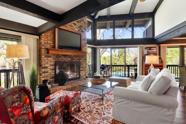 845 Hillside Drive, Unit G2, Fontana, WI 53125