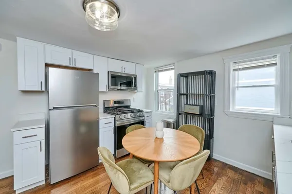 $3,500 | 241 E Street, Unit 2, Boston, MA 02127